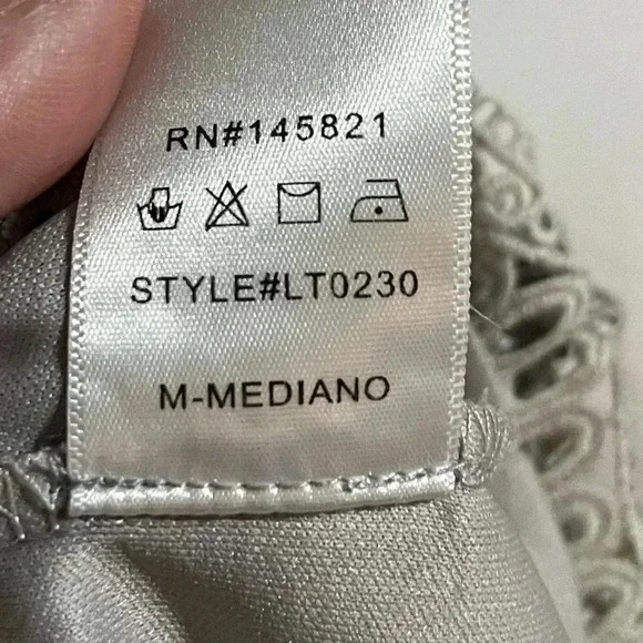 NWOT Listicle lace gray/silver long sleeve top medium - Picture 9 of 13